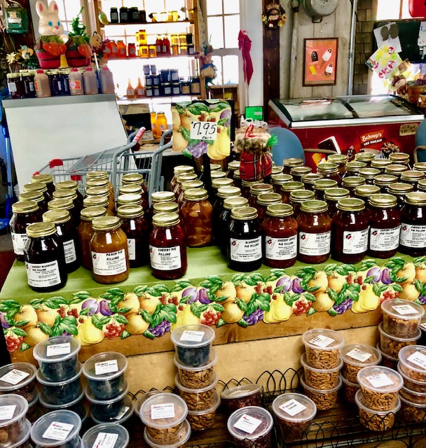 Hyline Orchard Store - Displays a Large Selection of Farm Fresh Homemade Products …
